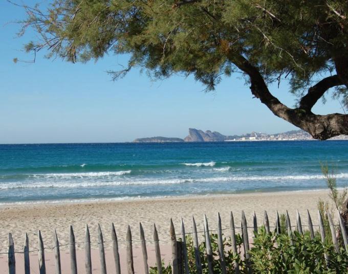 Rez-De-Villa Proche De La Mer - Villa Temana Saint-Cyr-sur-Mer Zewnętrze zdjęcie